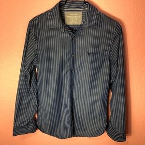 3/$15💛 American Eagle outfitters fitted button up